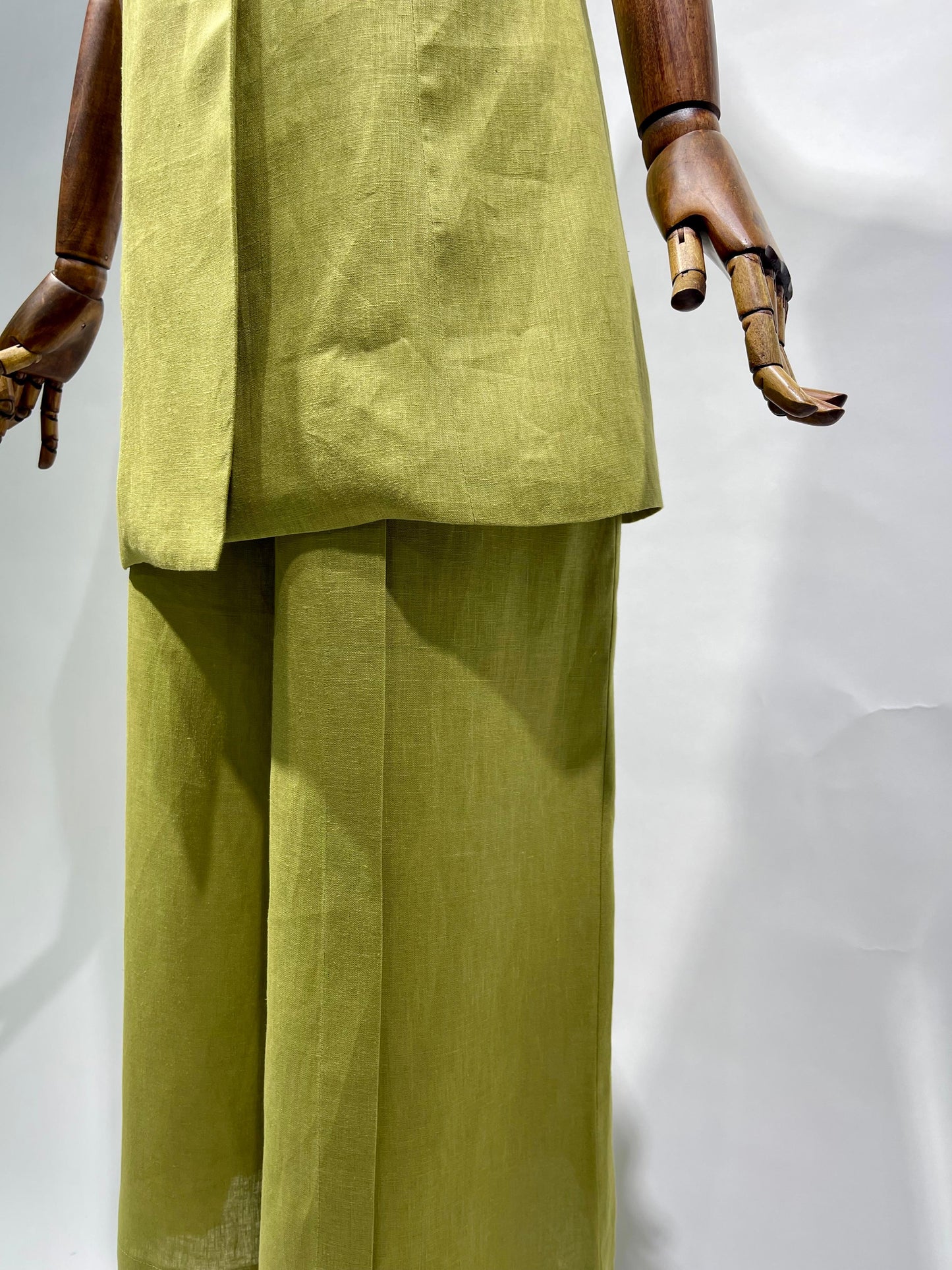 بدلة لينن فيست مع بنطلون