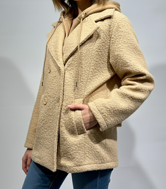 جاكيت قصير مع كبوس