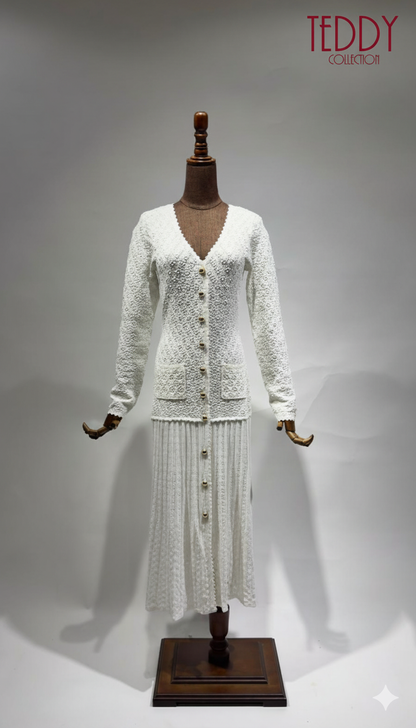 فستان ابيض كم طويل