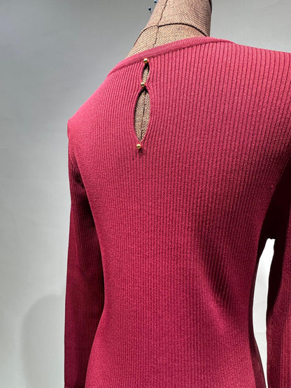 فستان ضيق بتفاصيل جميلة