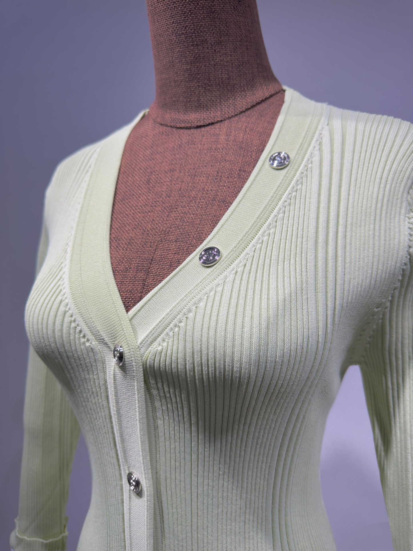 فستان بكم طويل و أزرار