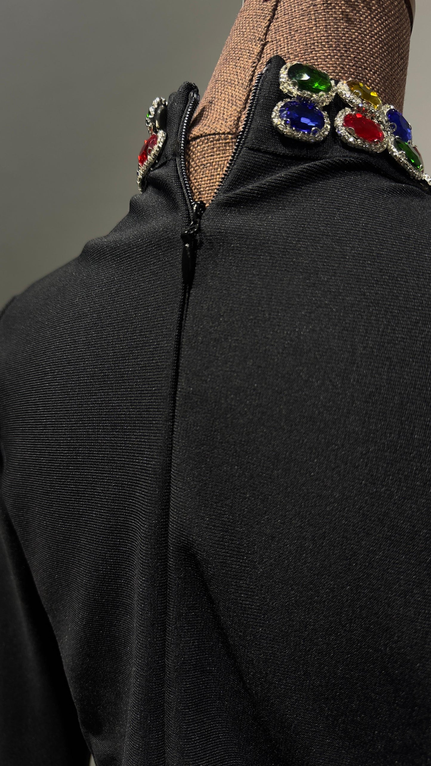 فستان اسود قصير