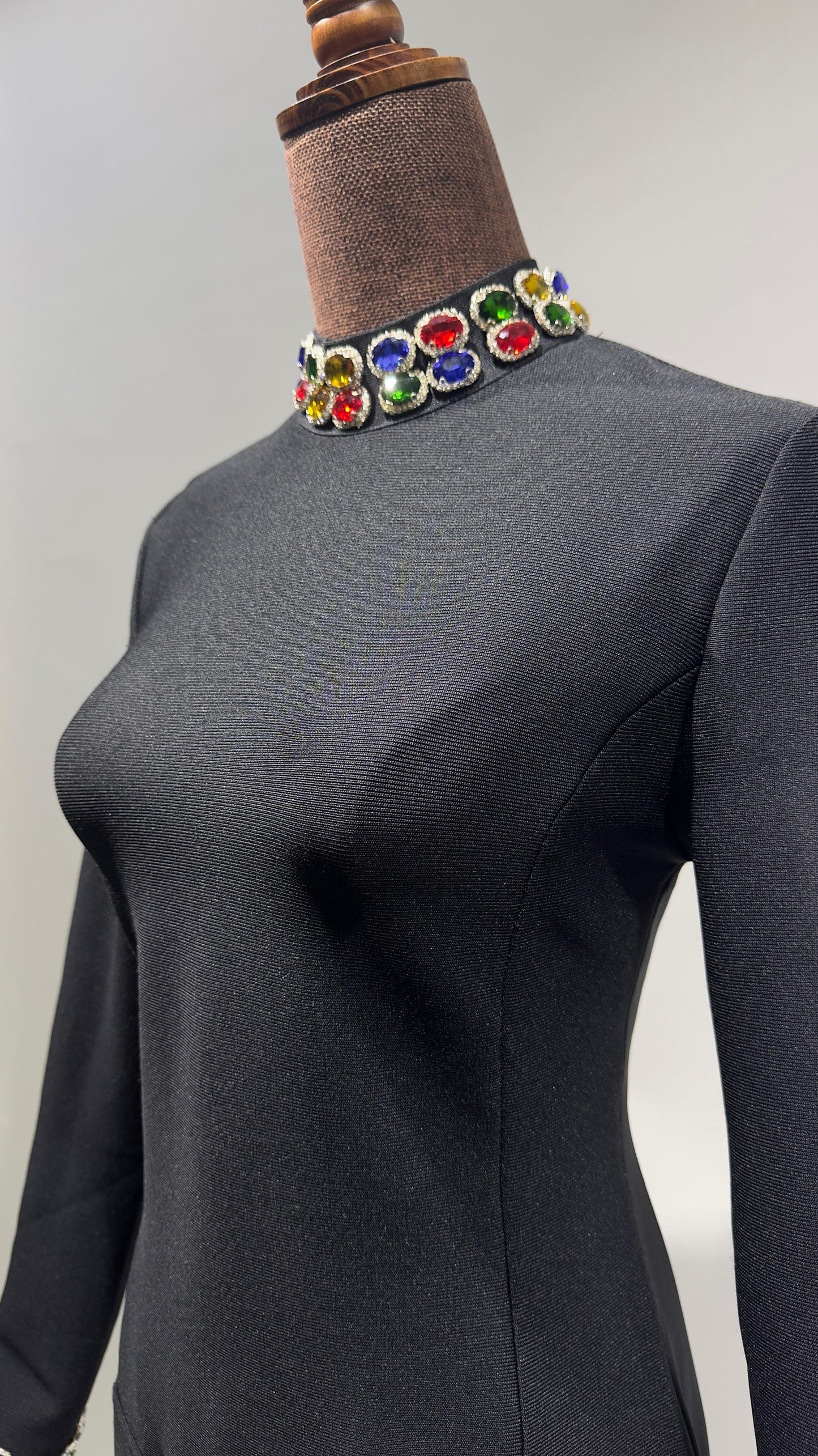 فستان اسود قصير