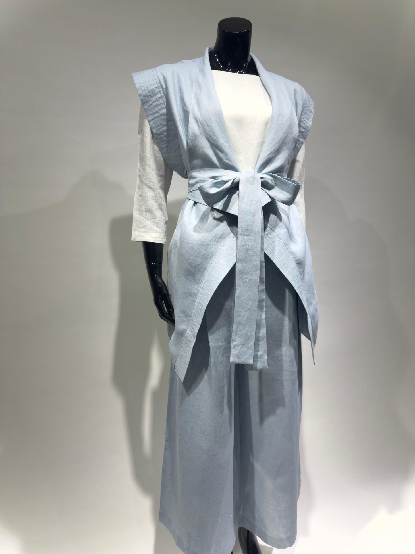 بدلة لينن حفر مع بنطلون