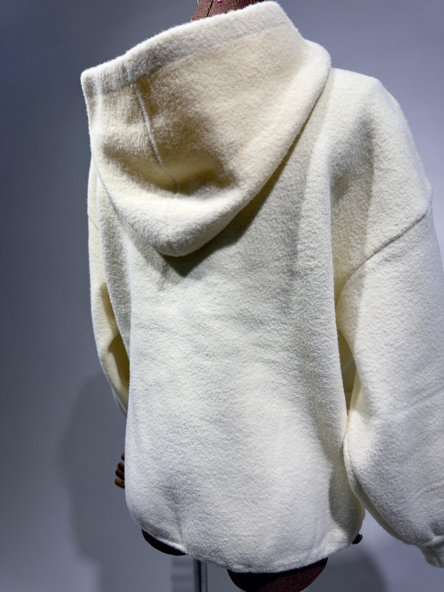 جاكيت مع كبوس