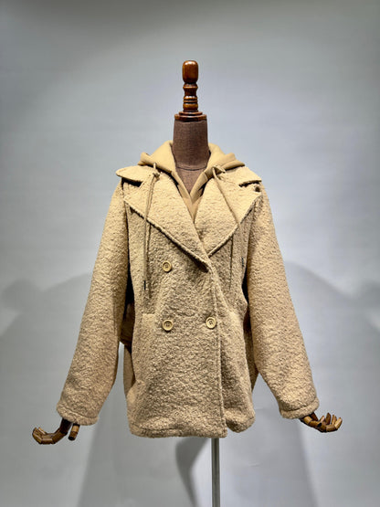 جاكيت قصير مع كبوس